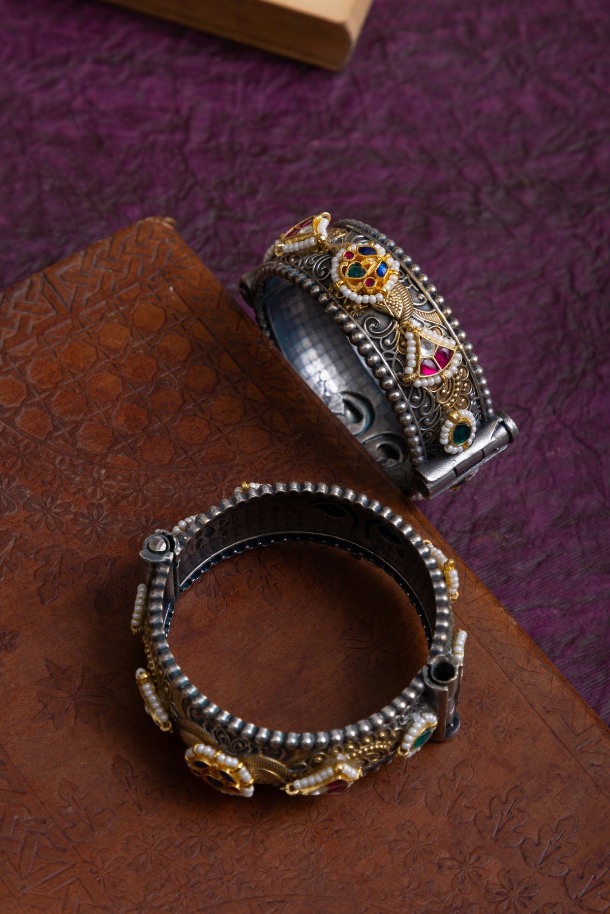 Parineeti large size Fusion two tone pachi kundan kada