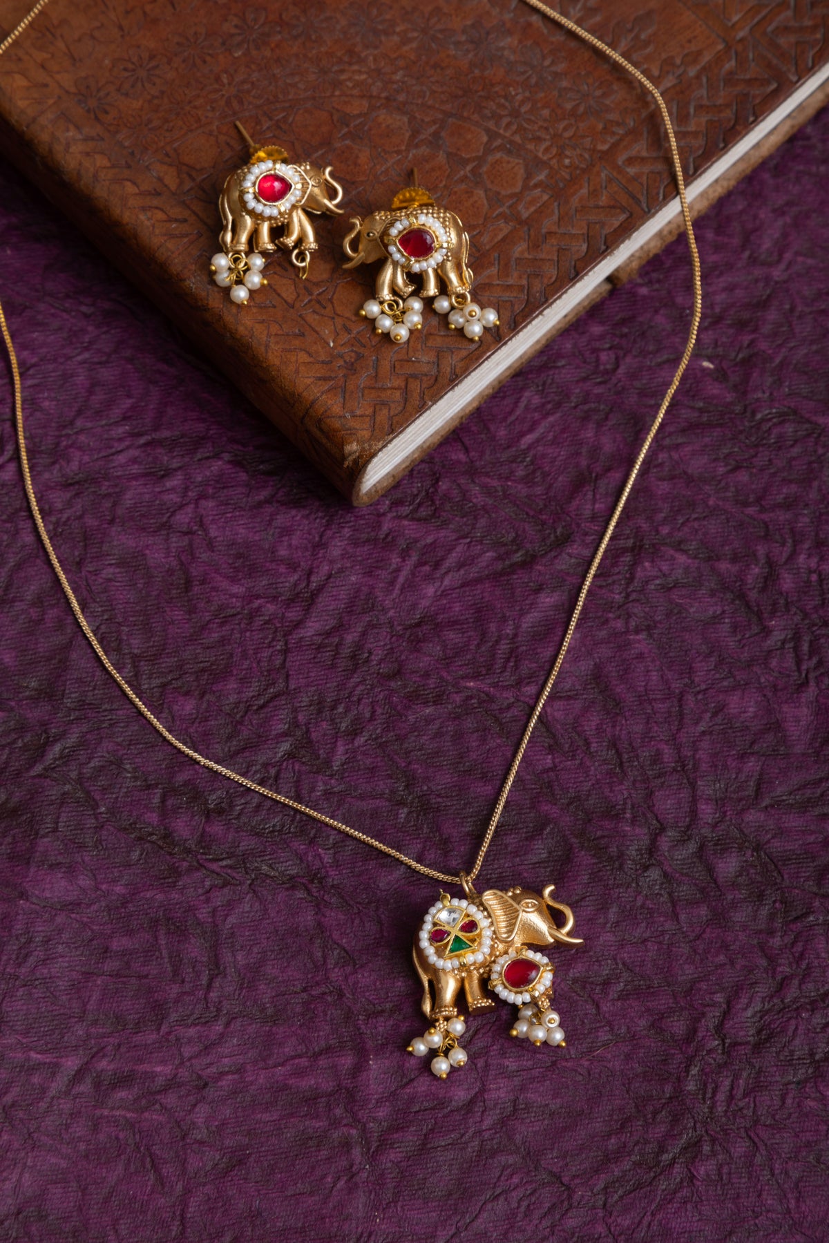Prabhu gold elephant pachi kundan necklace