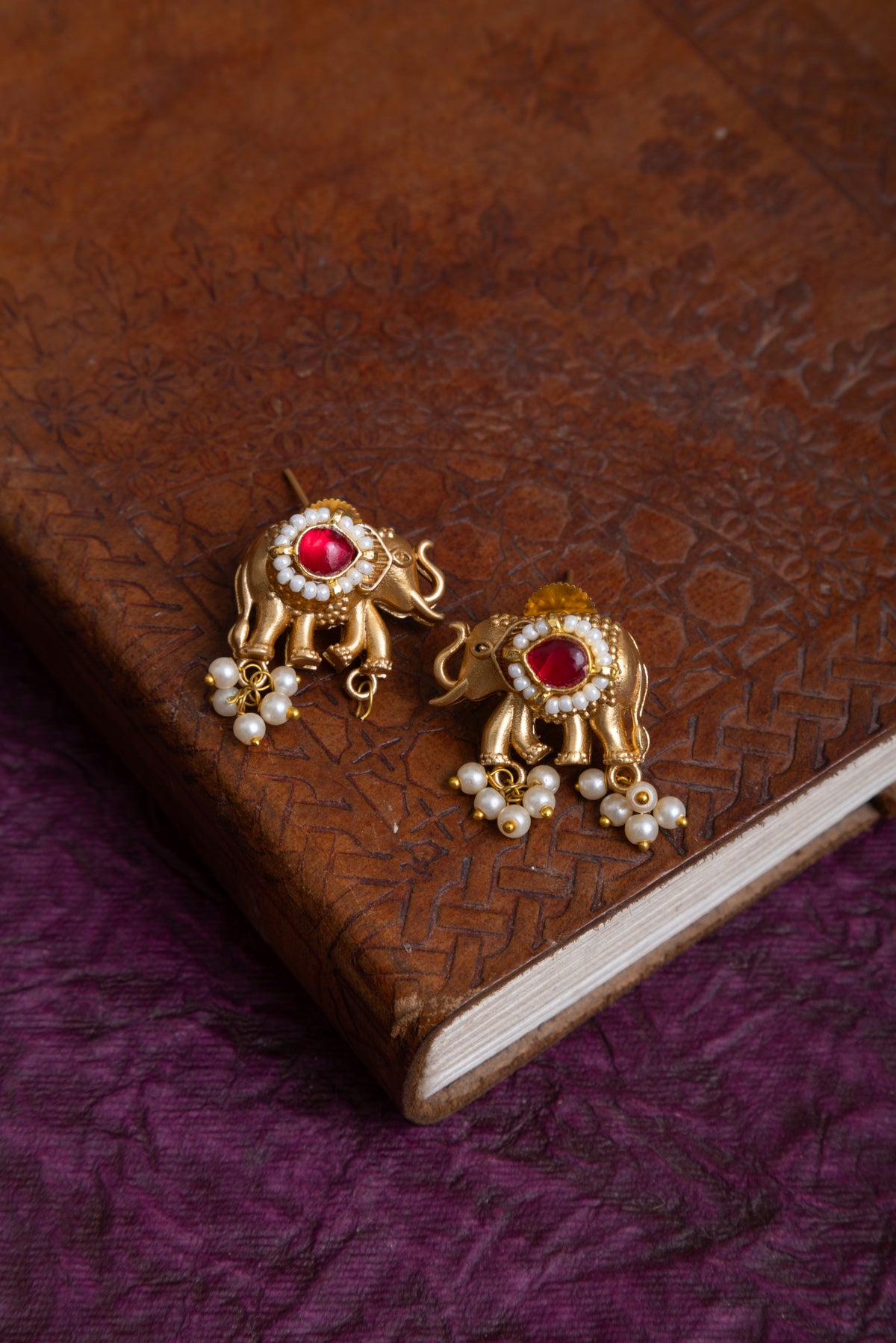 Prabhu gold elephant pachi kundan necklace