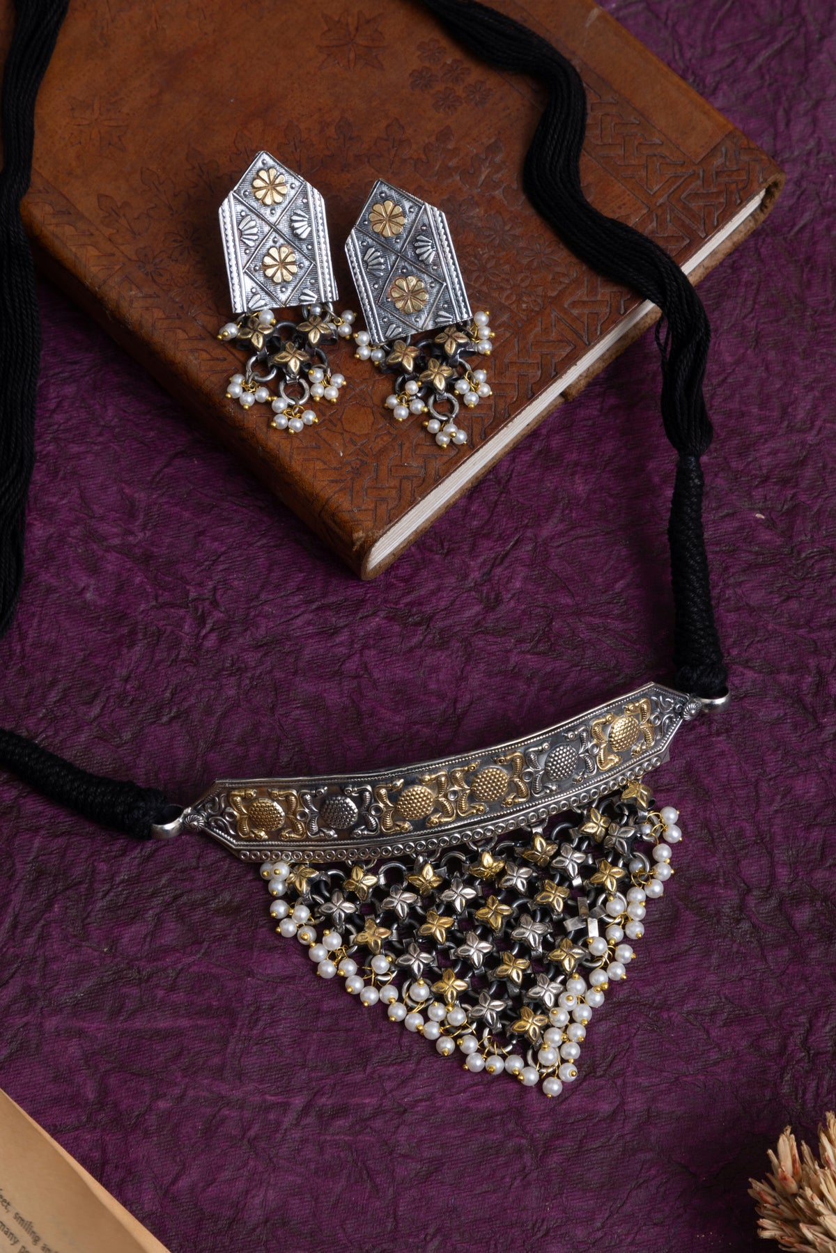 Kasumbo two tone Silver lookalike choker