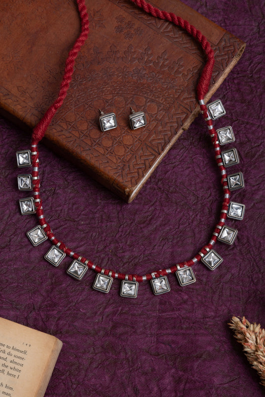 Selina thread choker
