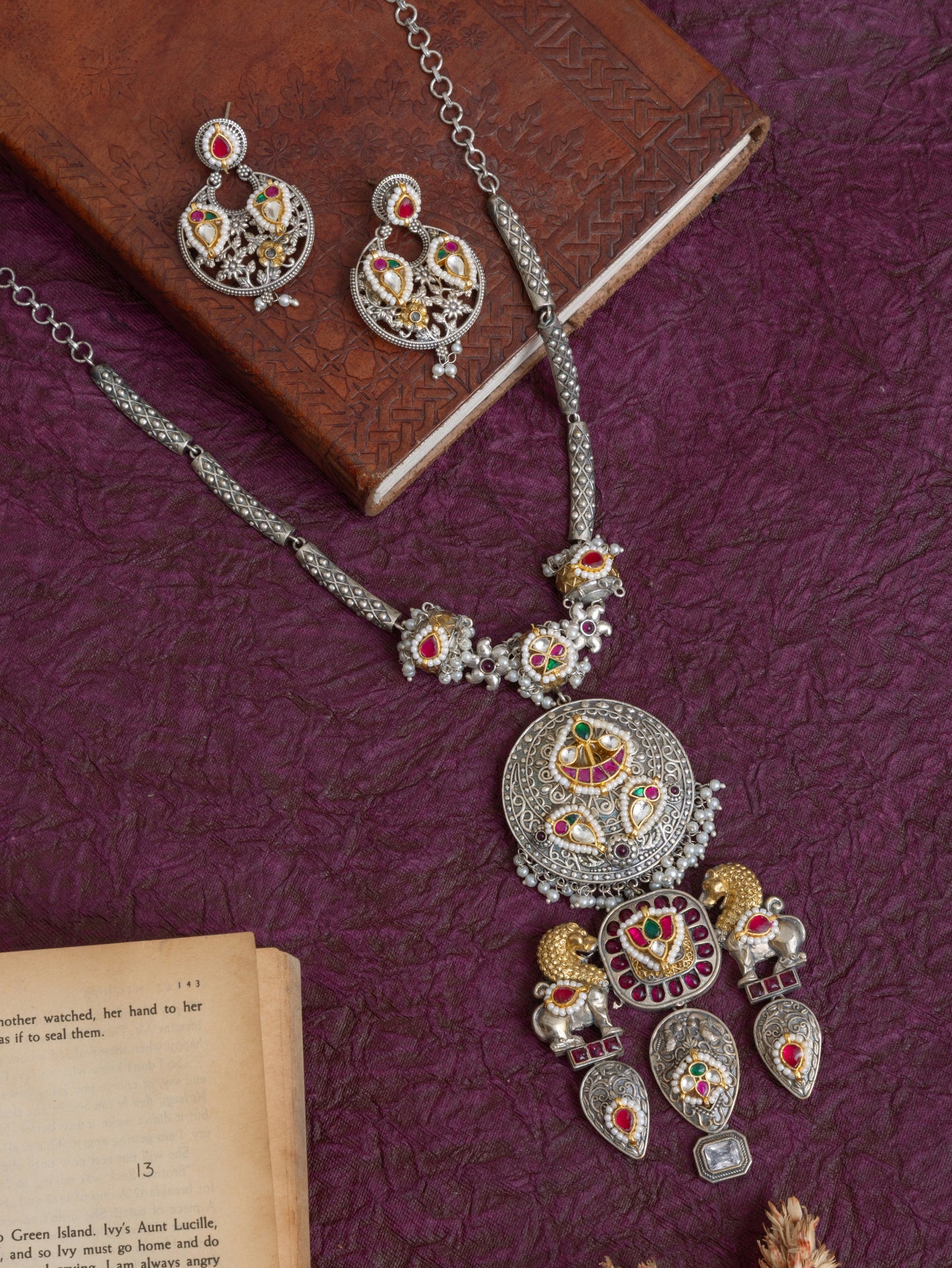 Chaitali fusion kundan necklace