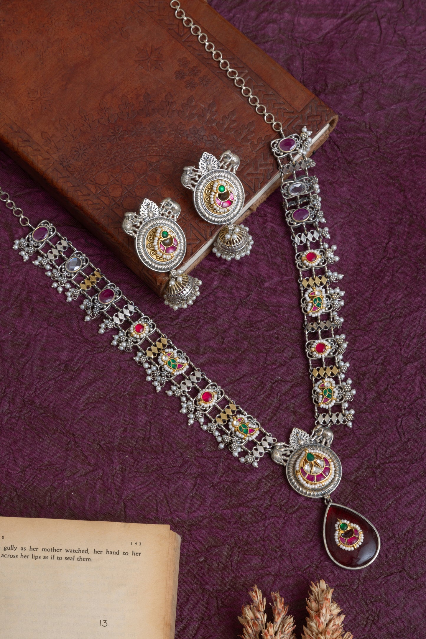 Chhaya fusion kundan necklace