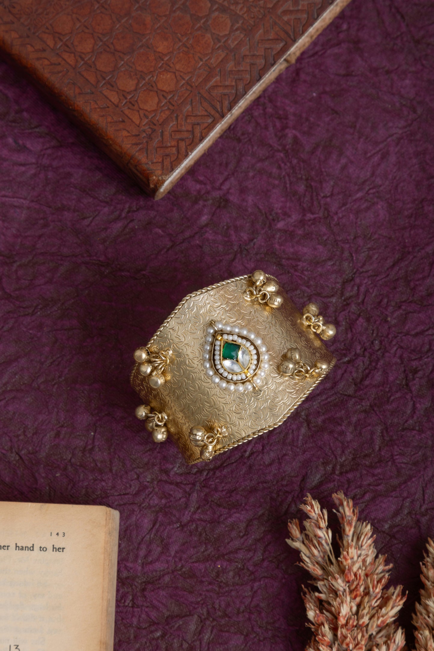 Vandana gold handcuff