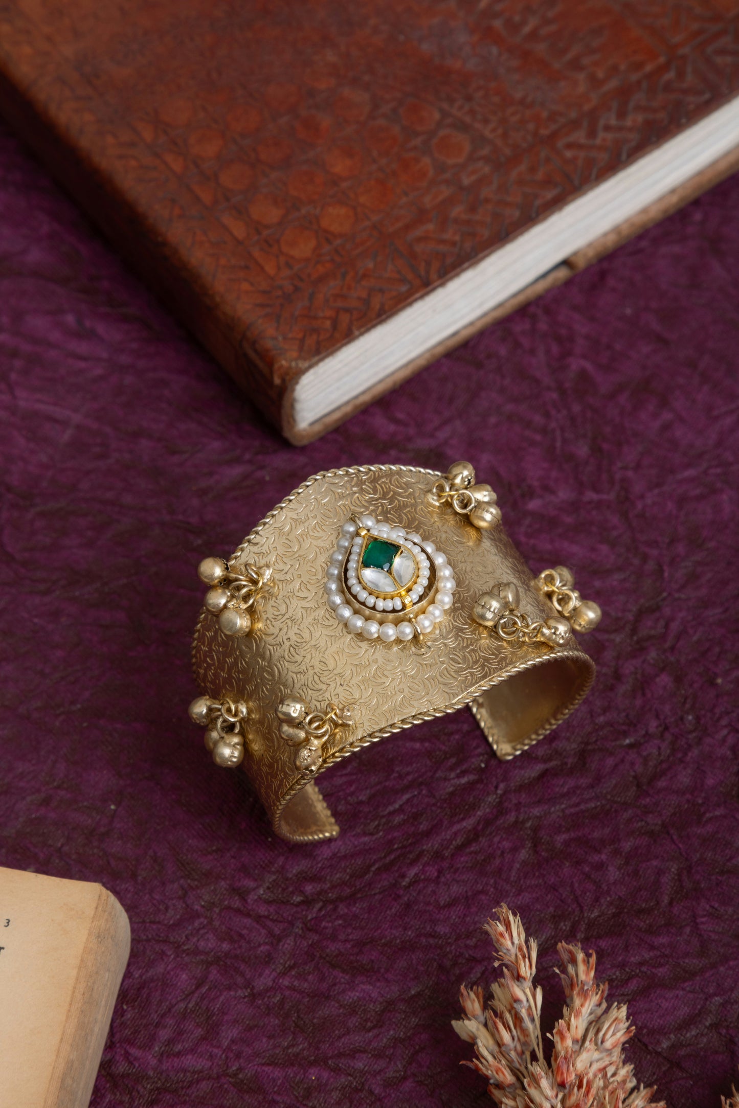 Vandana gold handcuff