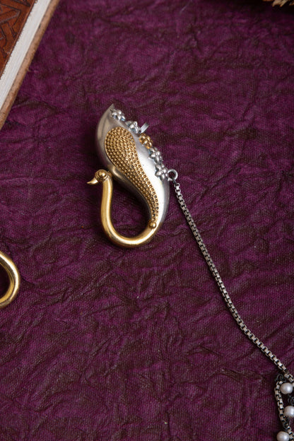 Fish earcuff