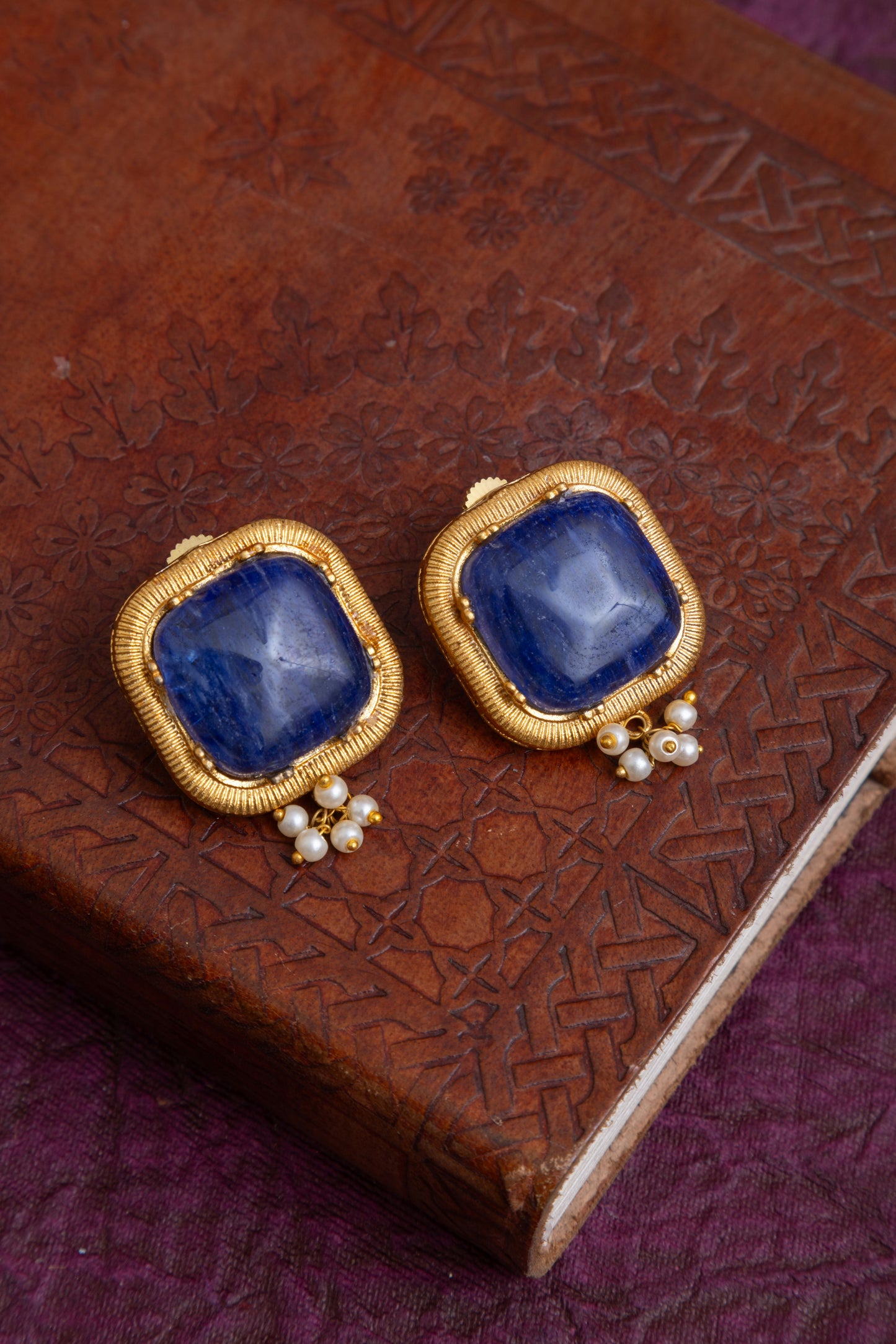 Bhavya Russian stone choker