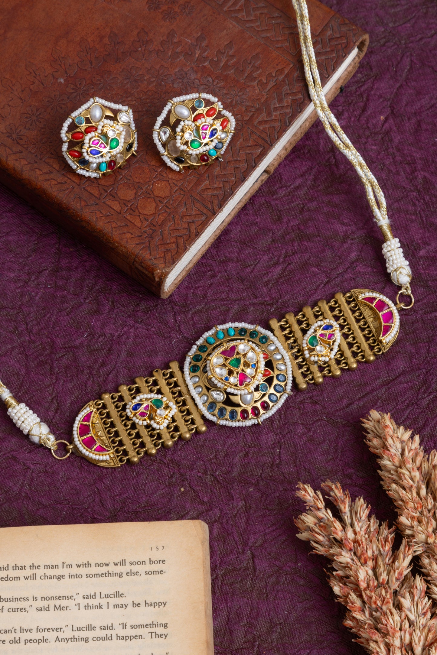 Menka gold kundan choker