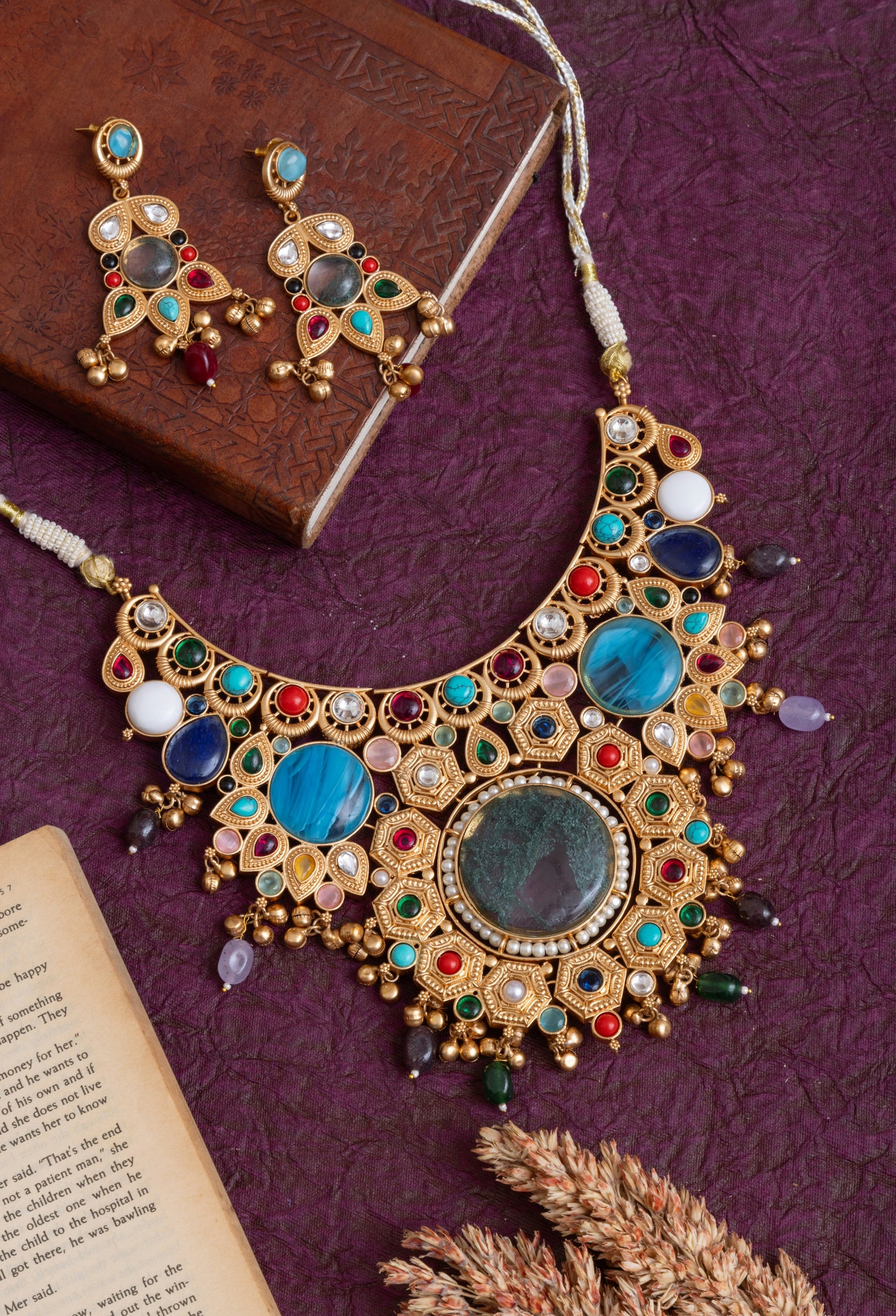 Alizeh Russian stone choker