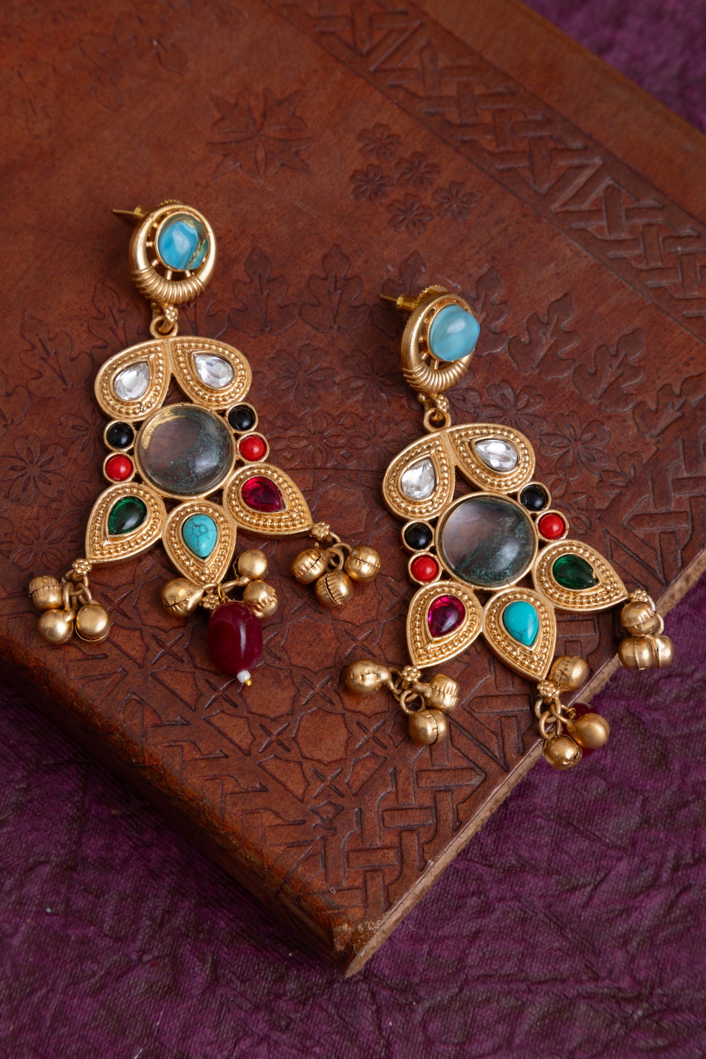 Alizeh Russian stone choker