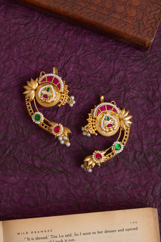 Mehrunisha kundan gold earcuff