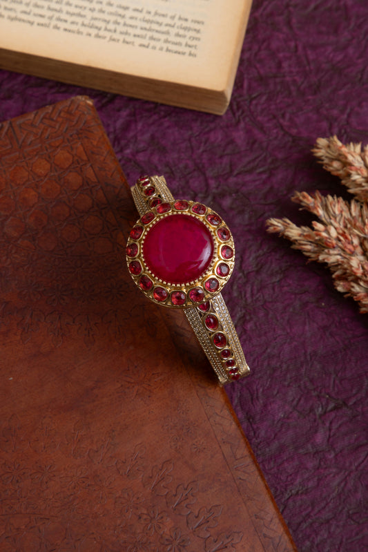 Malini gold bracelet