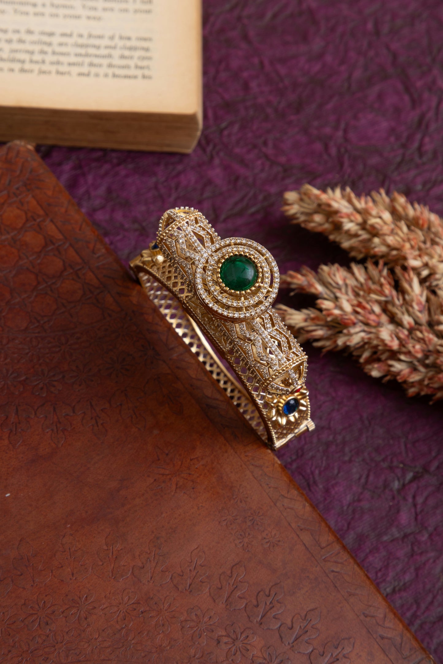 Avanti gold bracelet