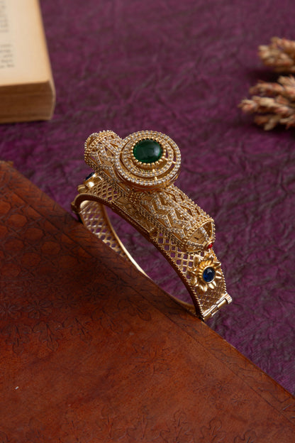 Avanti gold bracelet