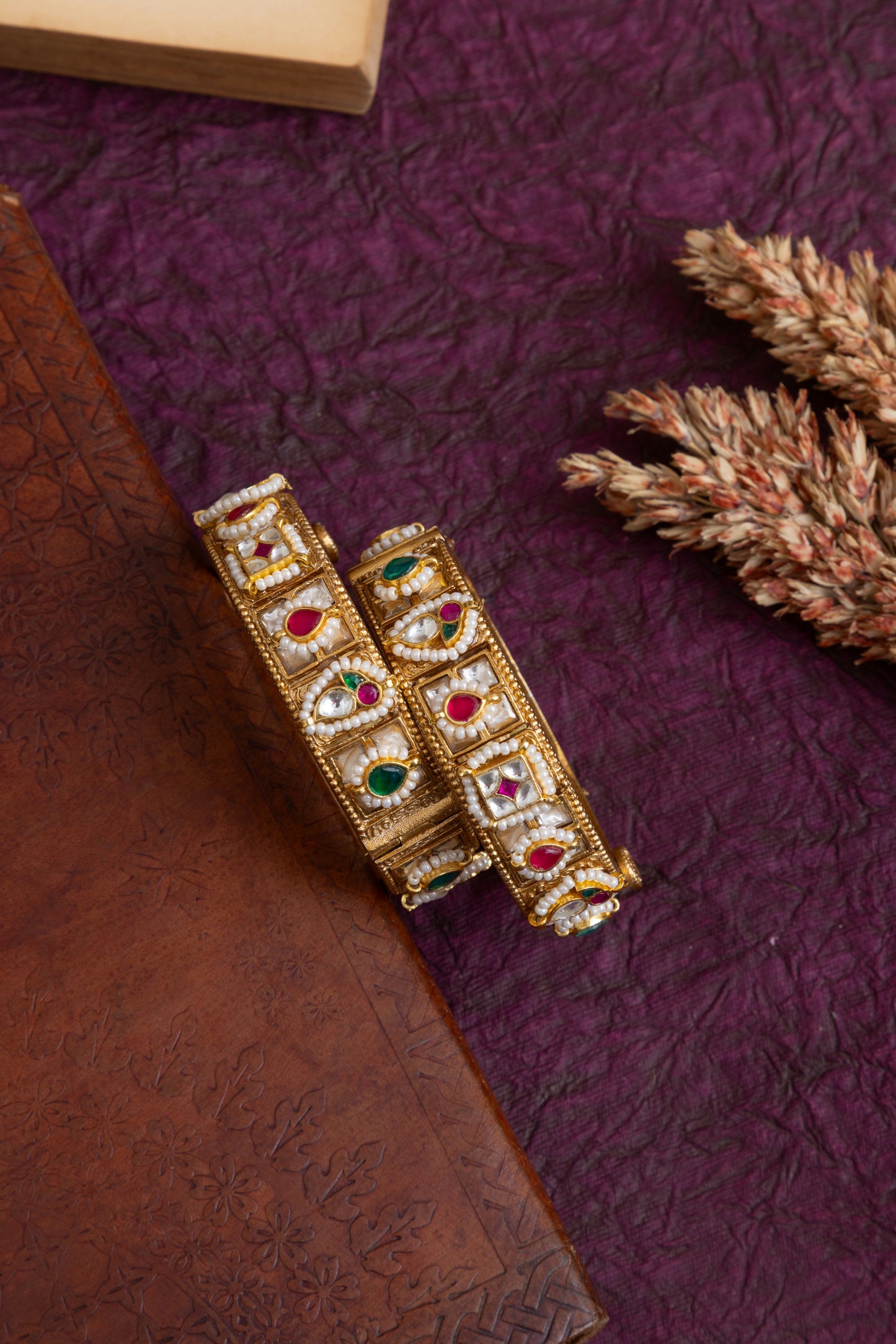 Uma Large size gold pachi kundan kada