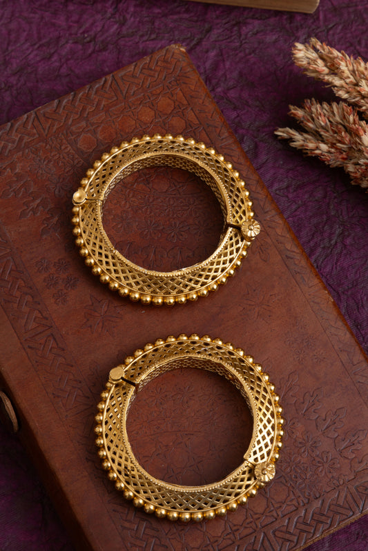 Dipti large size gold kada