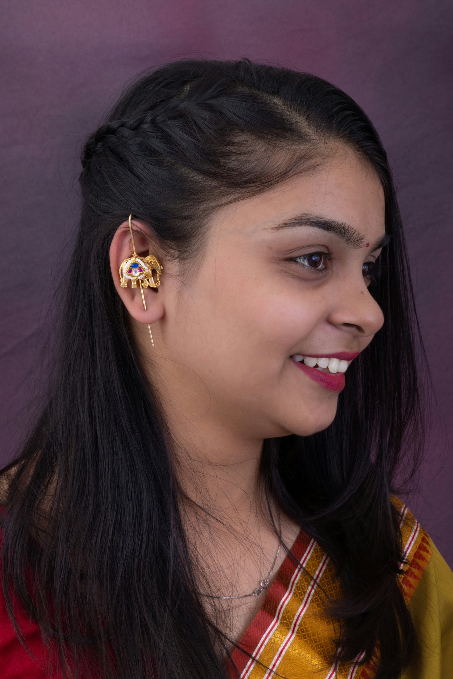 Raahat needle kundan gold earcuff