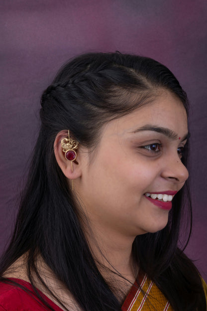 Peahen gold earcuff