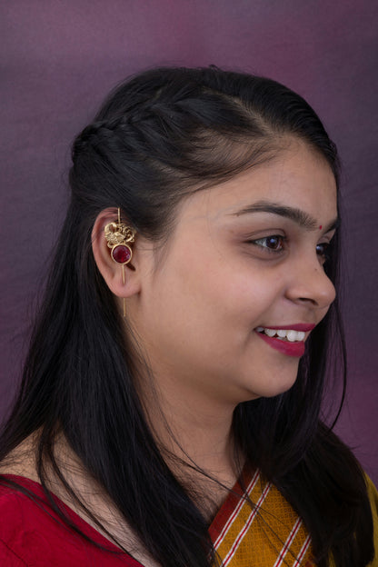 Peahen gold earcuff