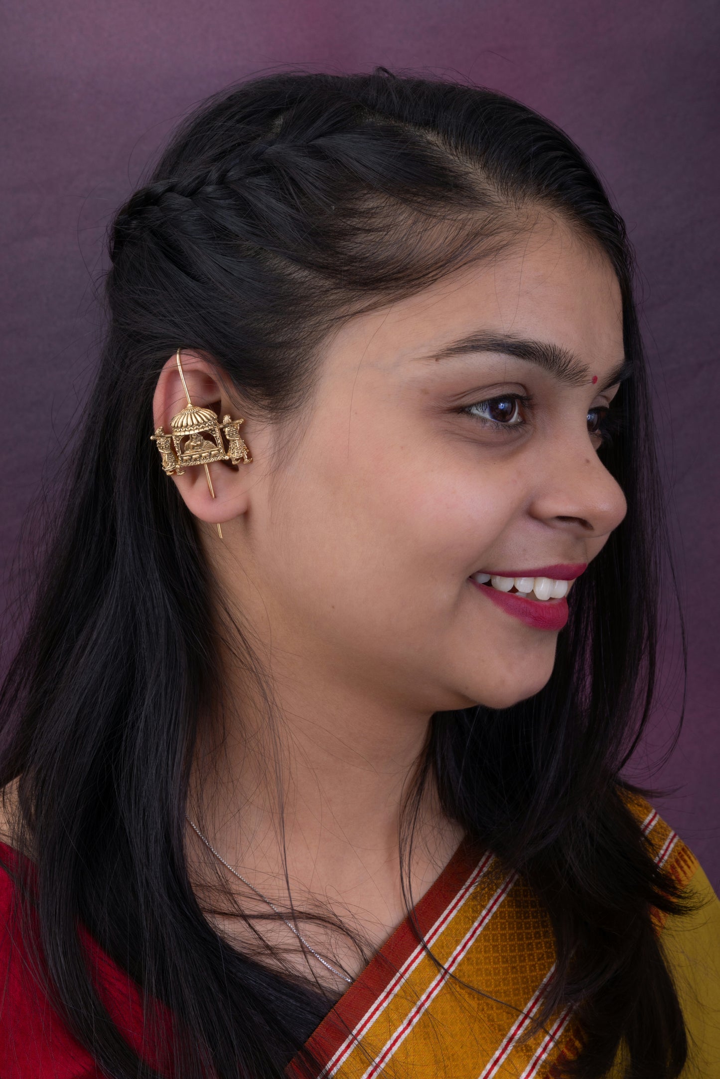 Baarat needle kundan gold earcuff