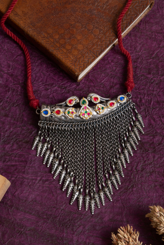 Urja pachi kundan antique fusion thread necklace