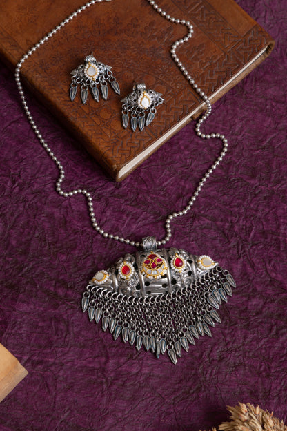 Barsha pachi kudan antique silver necklace
