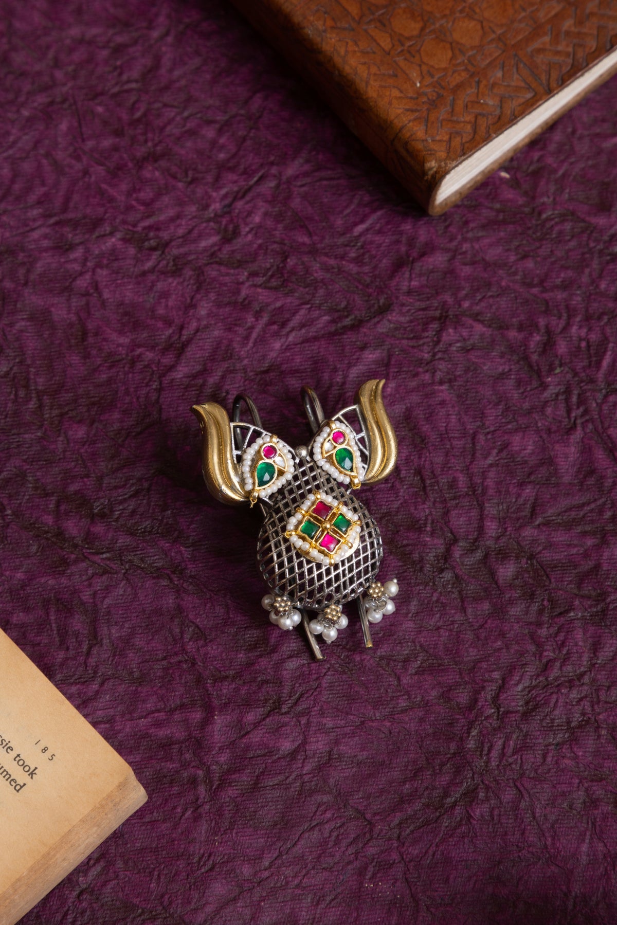 Yashvi two tone pachi kundan hair pin