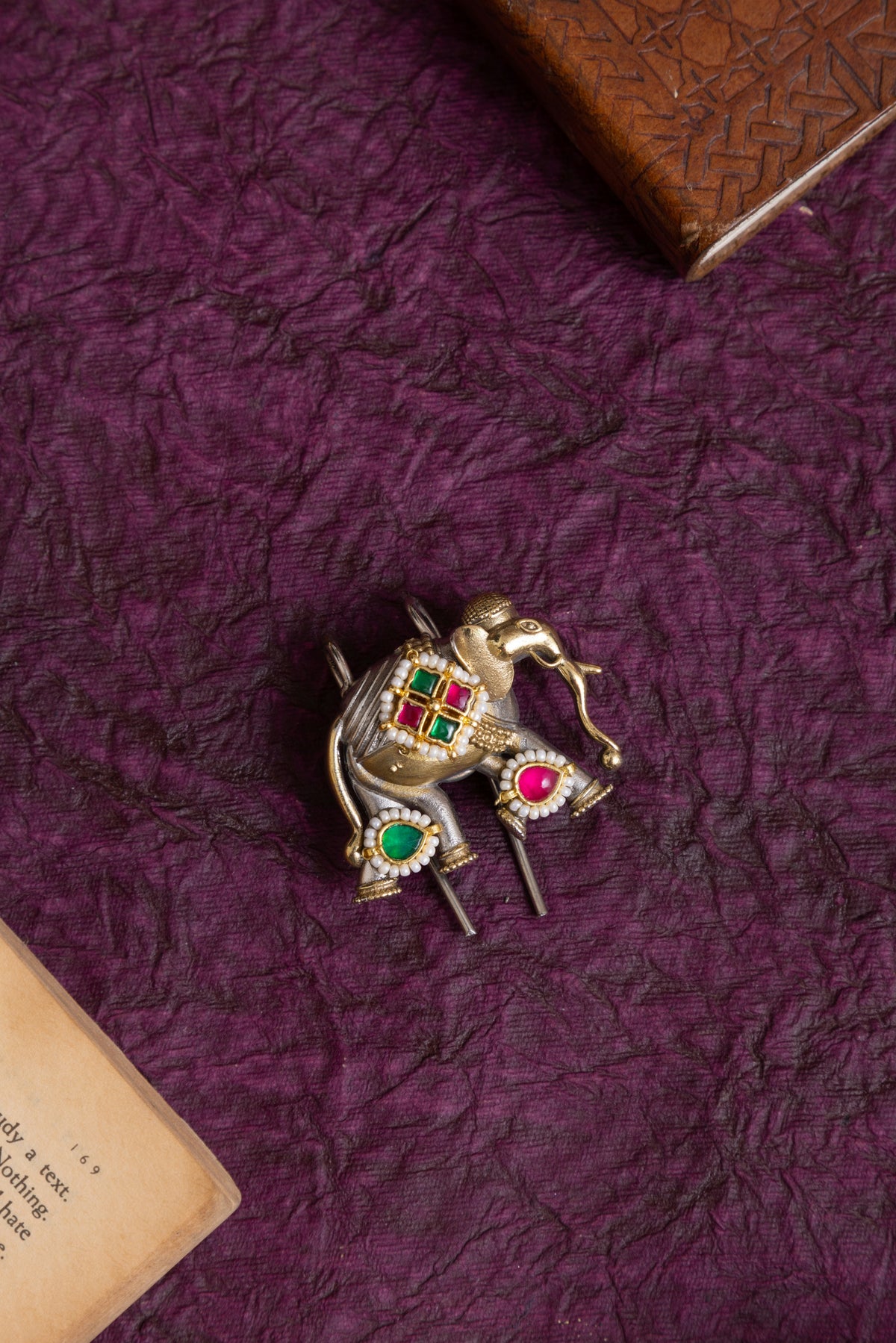 Santoshi pachi kundan elephant hair pin