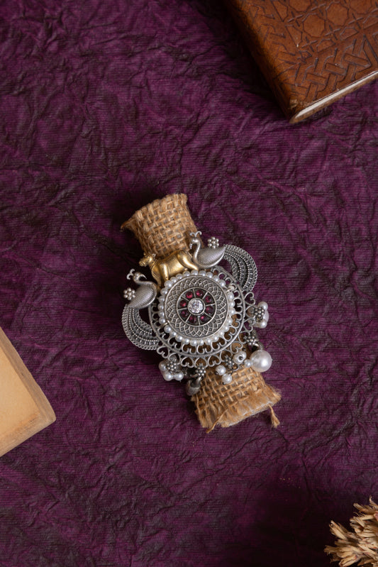 Jagruti two tone nandi fusion ring