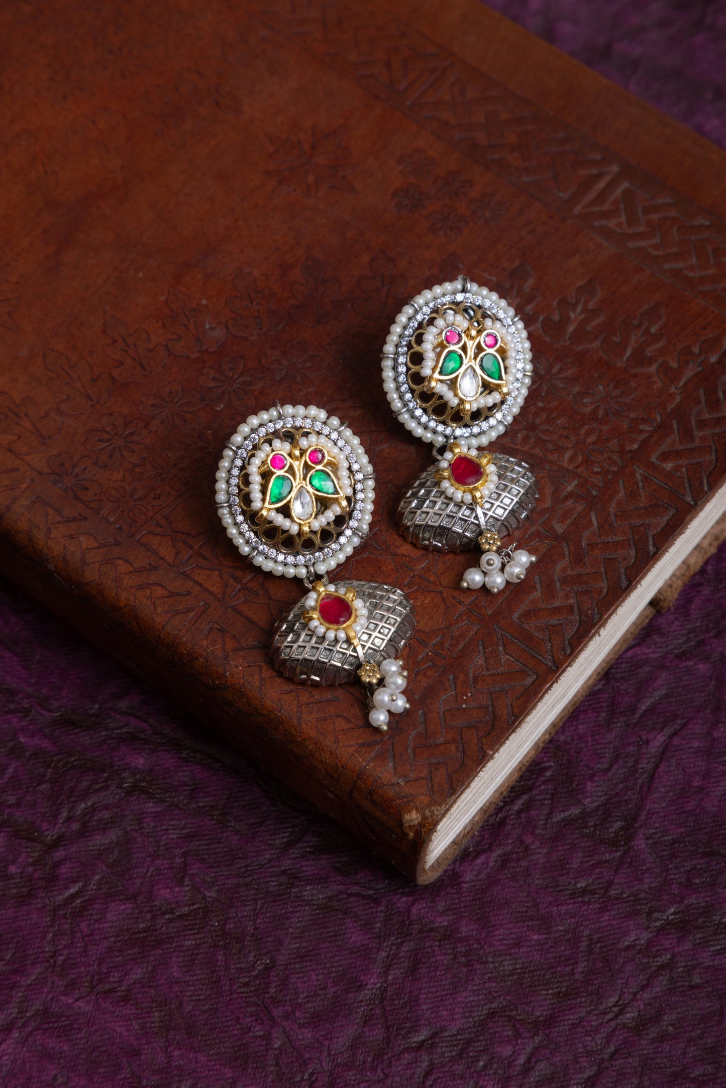 Sundari two tone  pachi kundan hasli choker