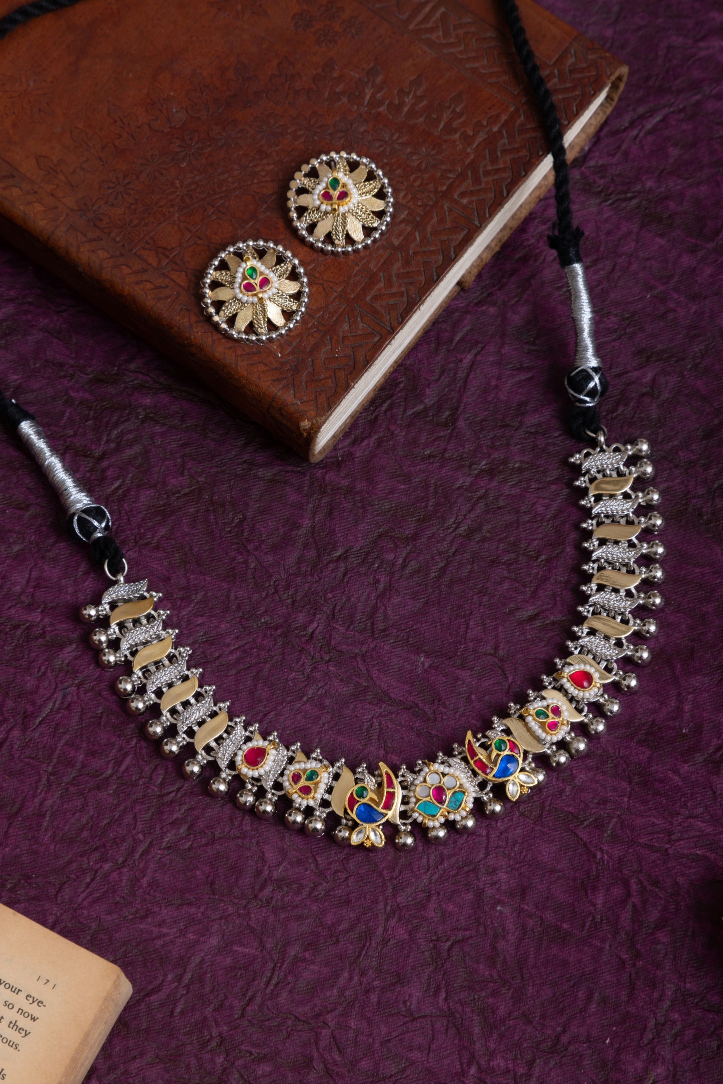 Vamshi two tone fusion pachi kundan choker