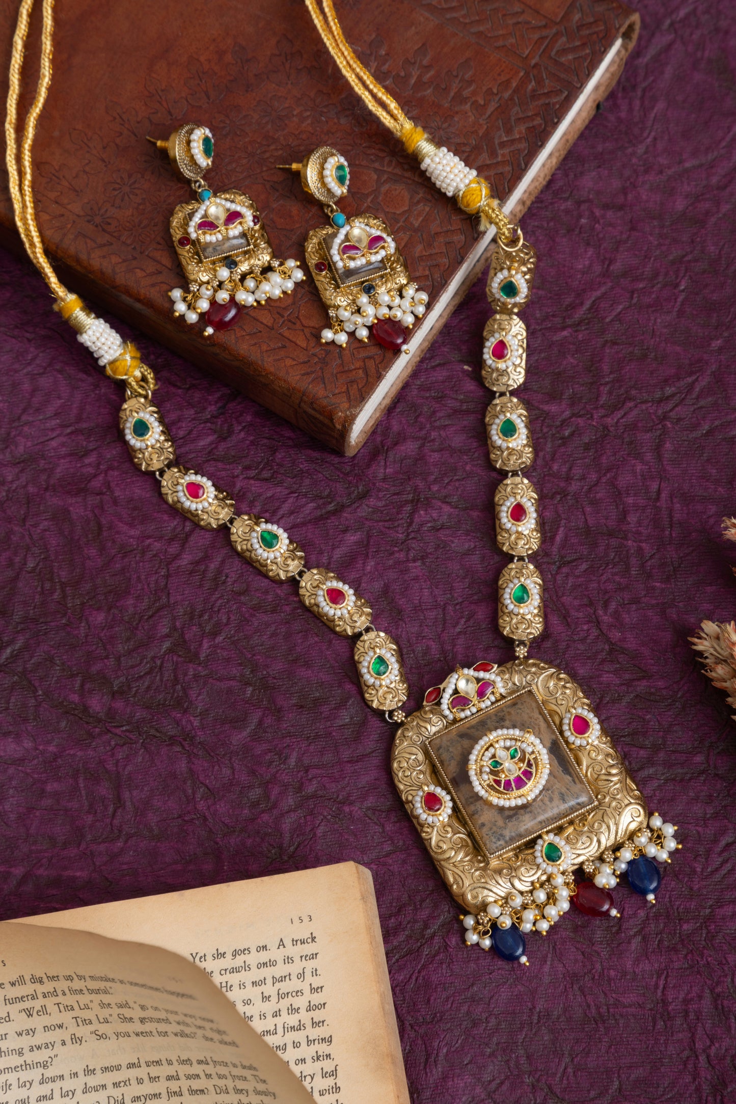 Prerna pachi kundan gold necklace