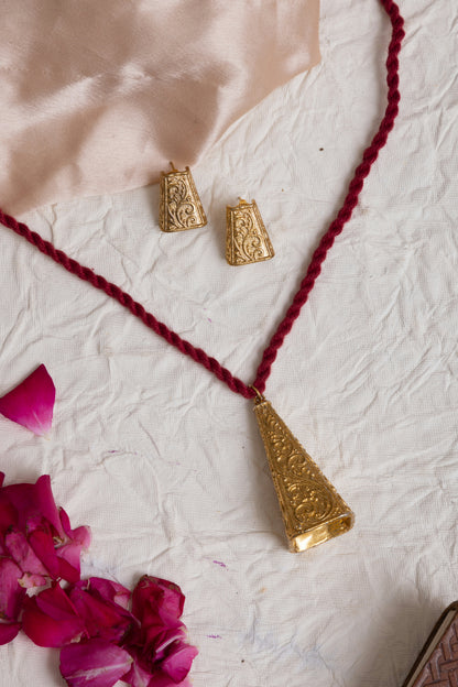 Anamika antique gold thread necklace