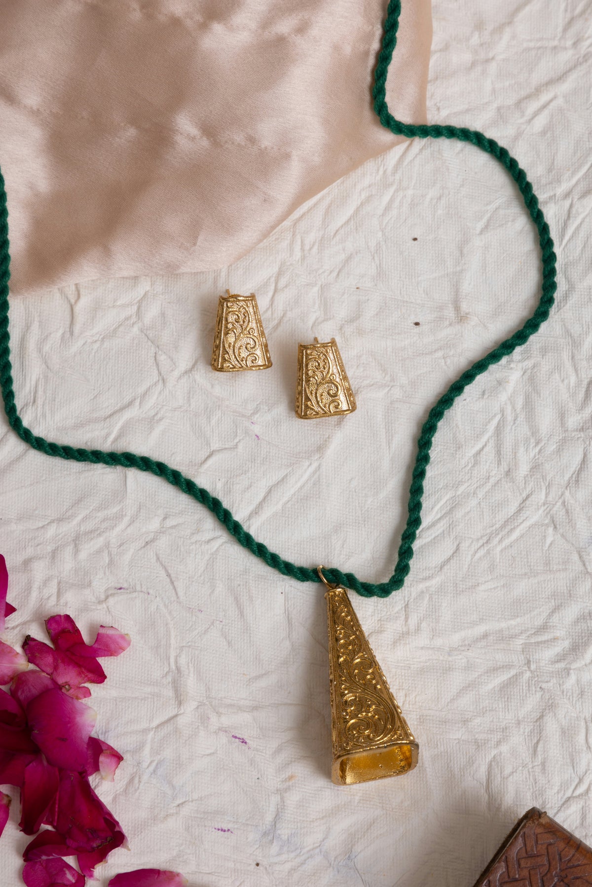 Anamika antique gold thread necklace