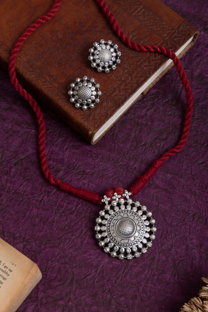 Sai antique thread necklace