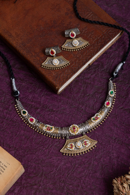 Tiya pachi kundan hasli choker