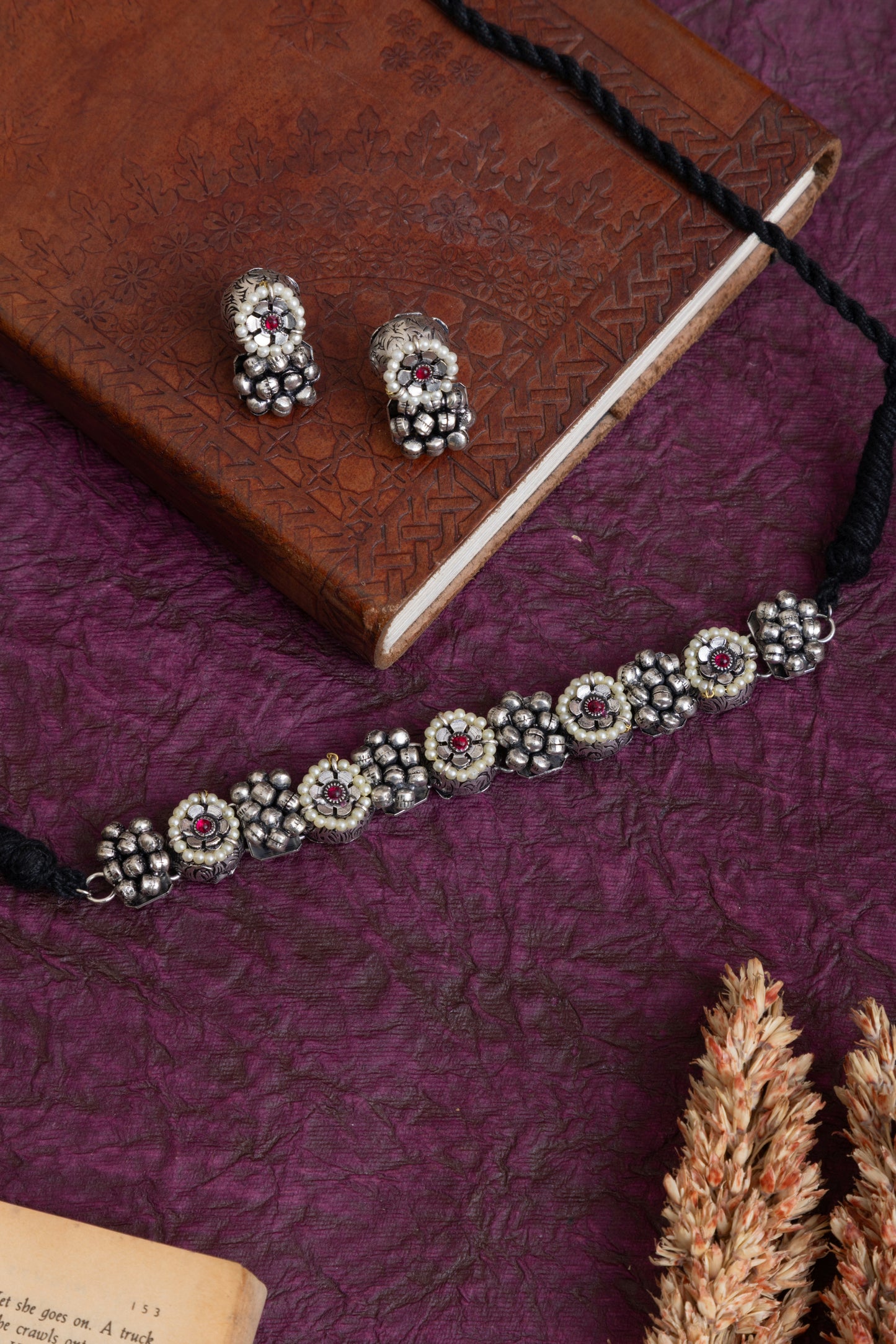 Kavita bubble sleek silver choker