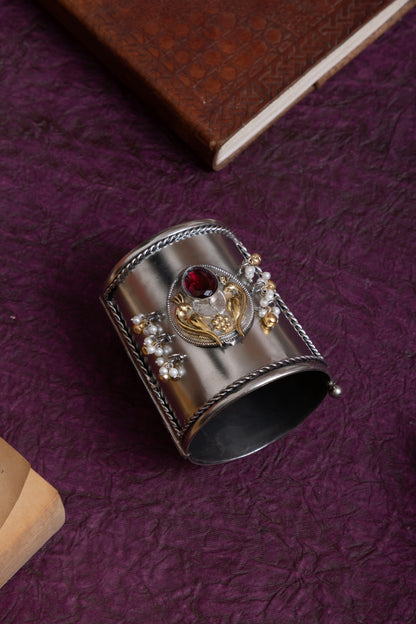 Shekhar two tone fusion handcuff with openable screw