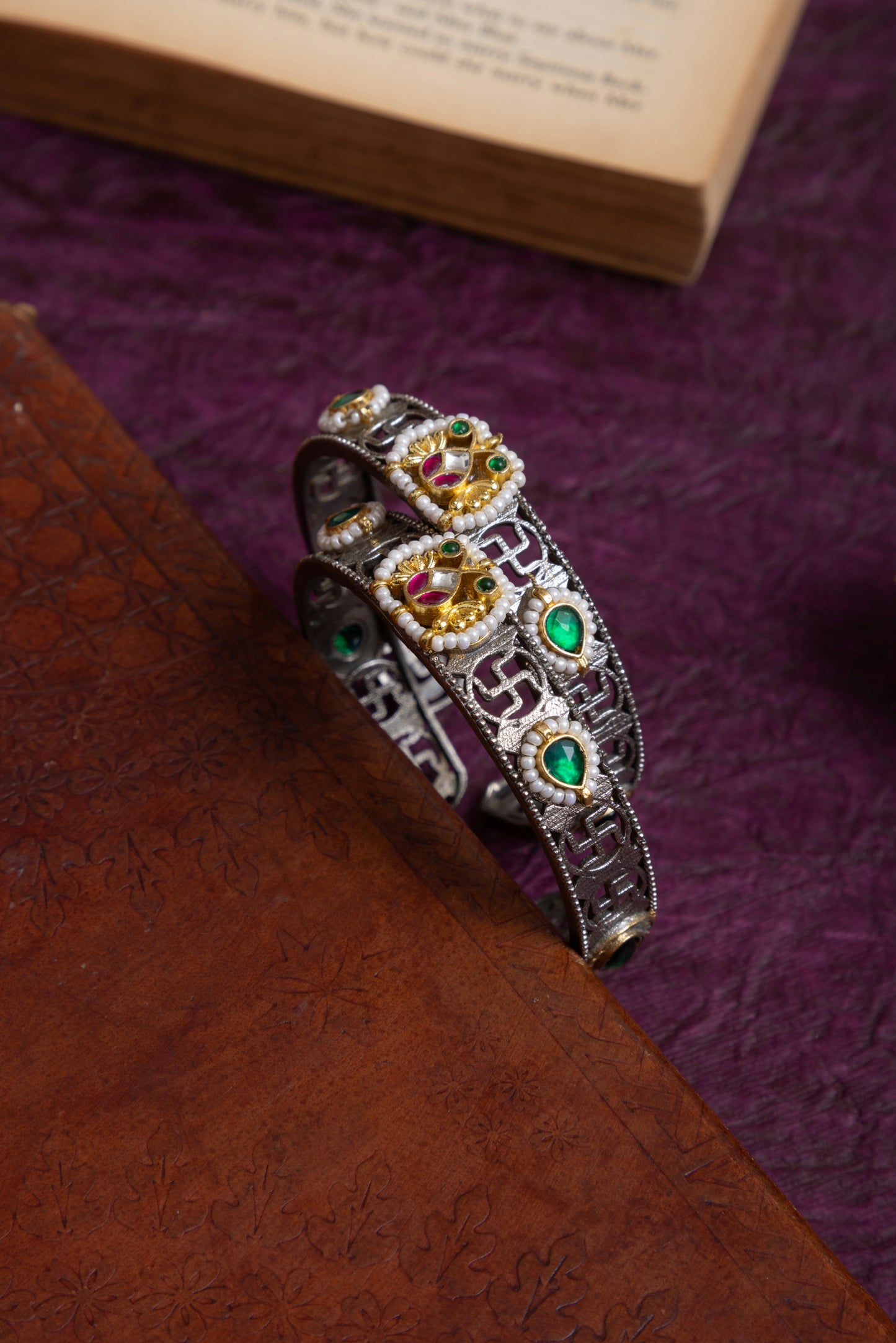 Sura pachi kundan bangles pair