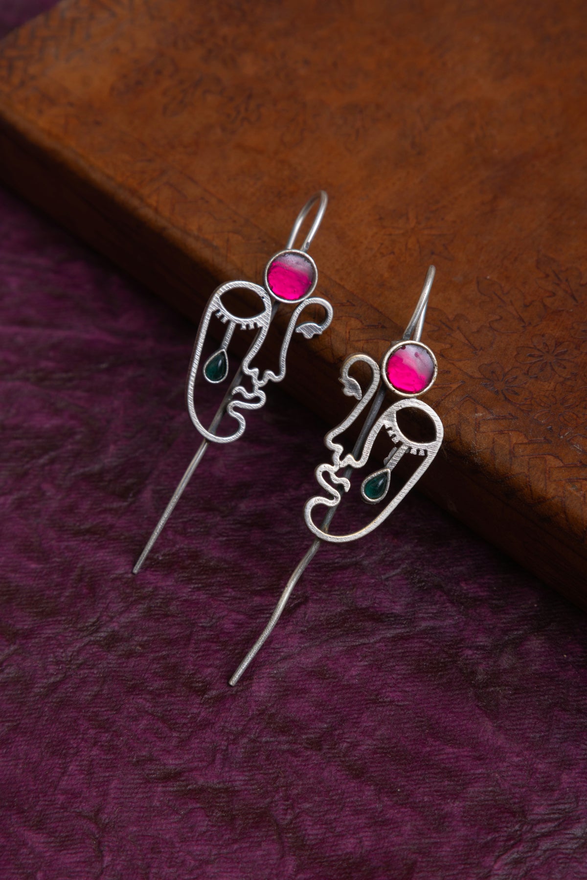Mayank silver antique needle earcuff