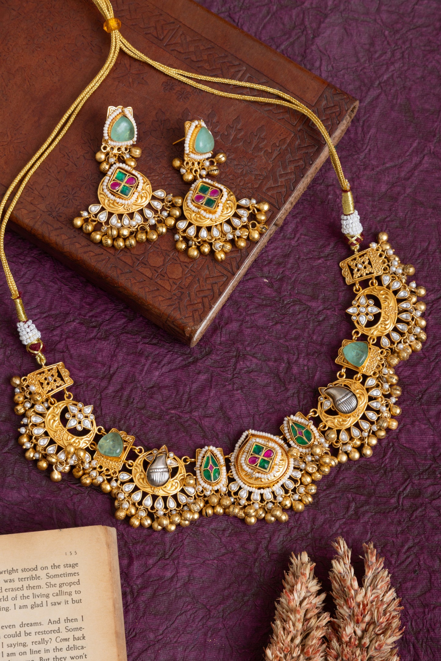Sakshi heritage kundan gold choker