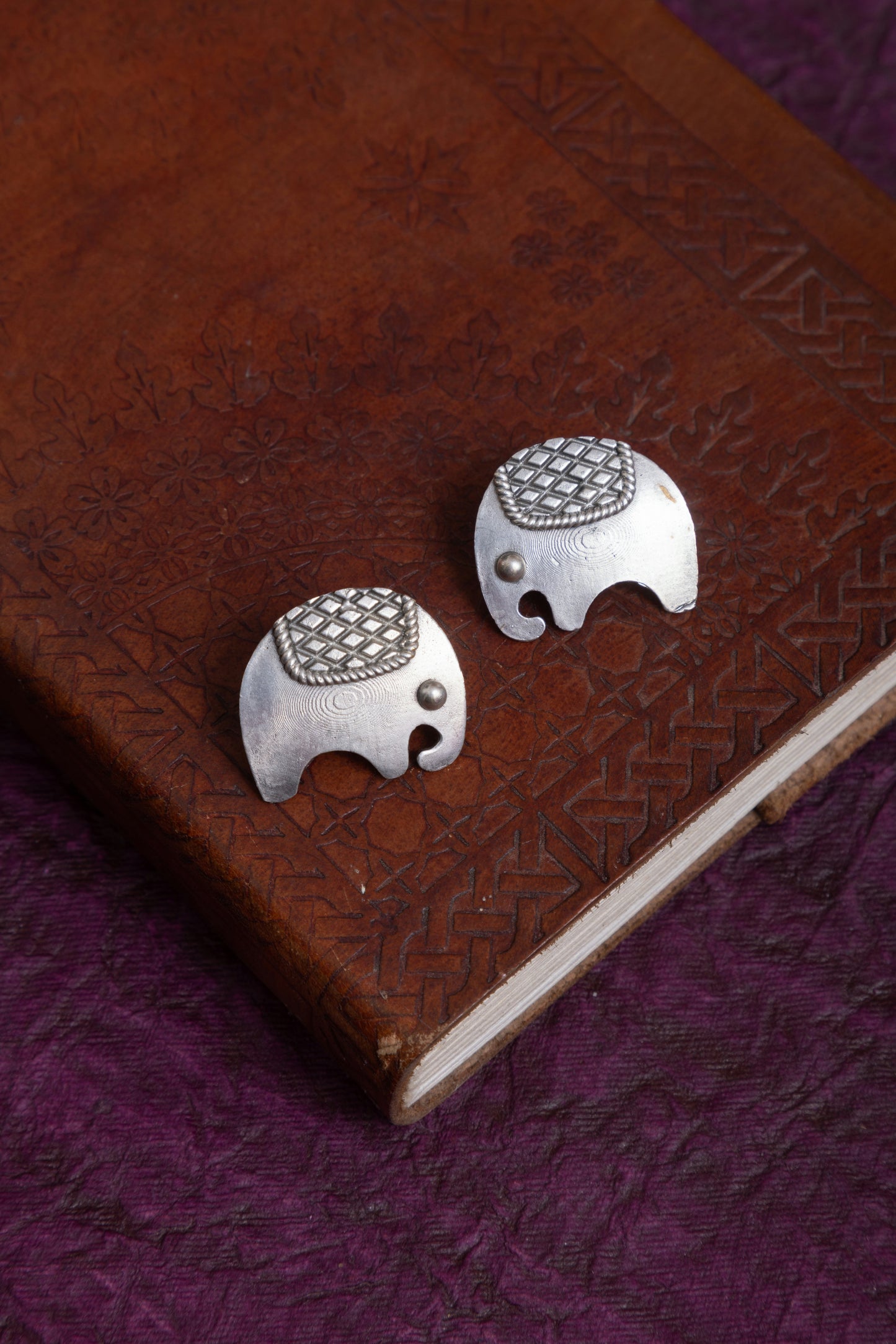 Ravina antique elephant necklace