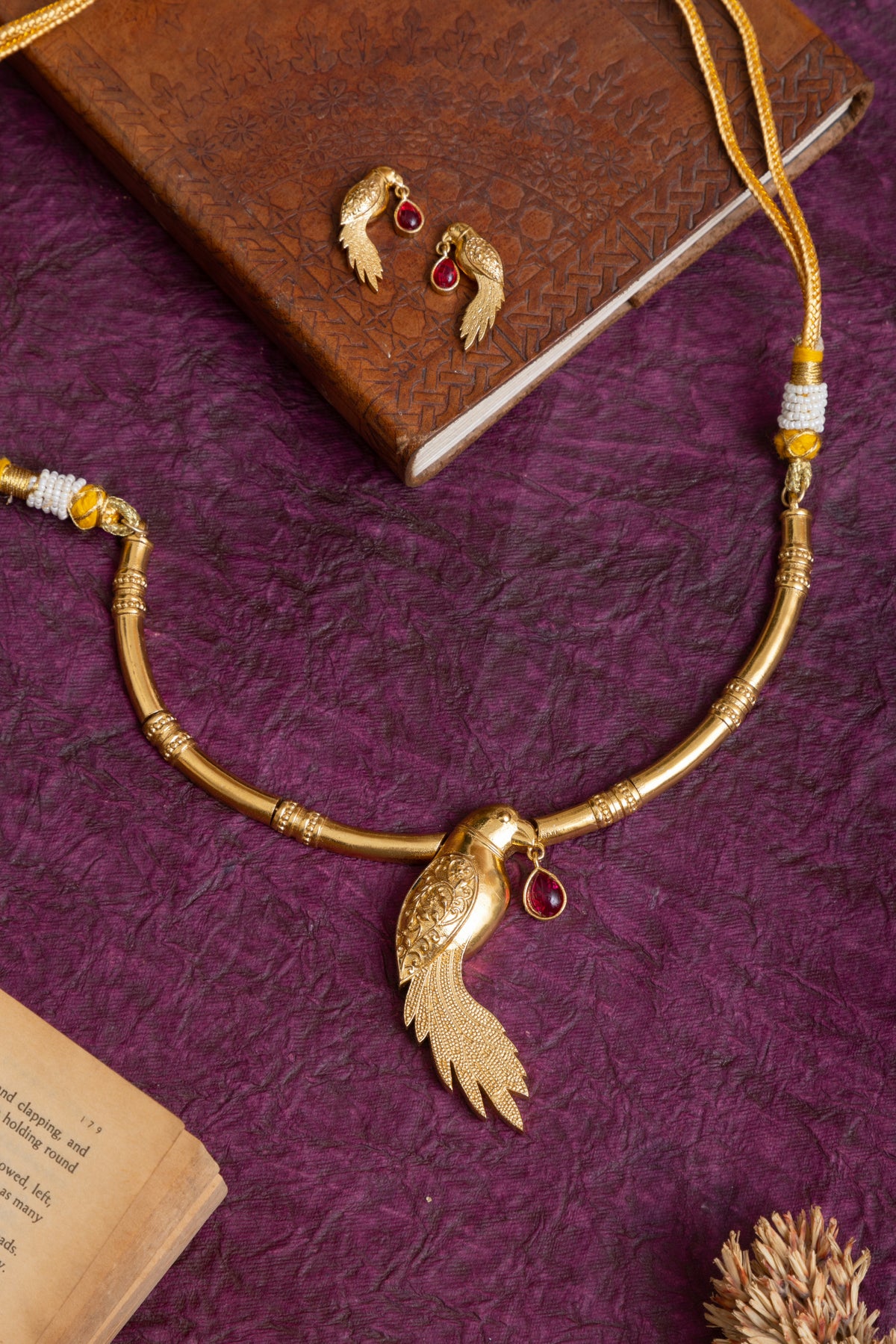 Margi bird antique gold hasli choker