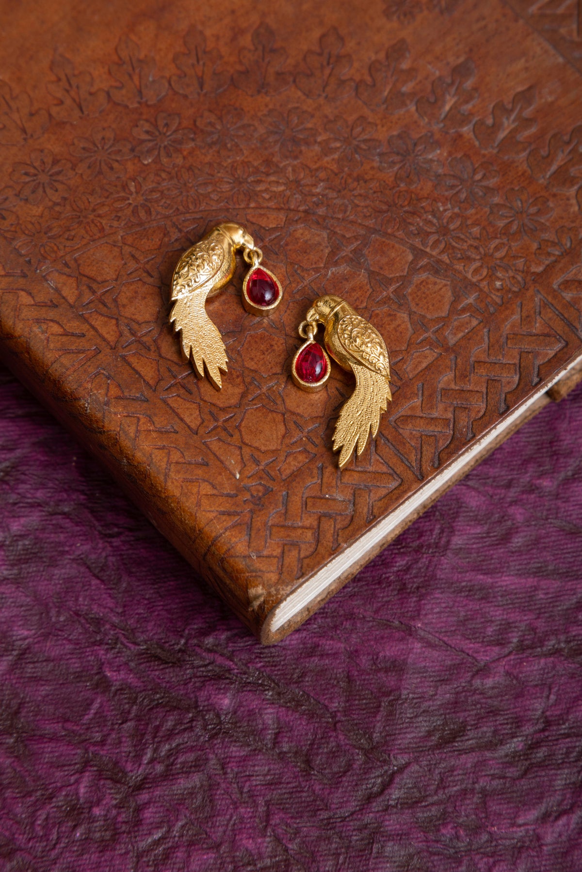 Margi bird antique gold hasli choker