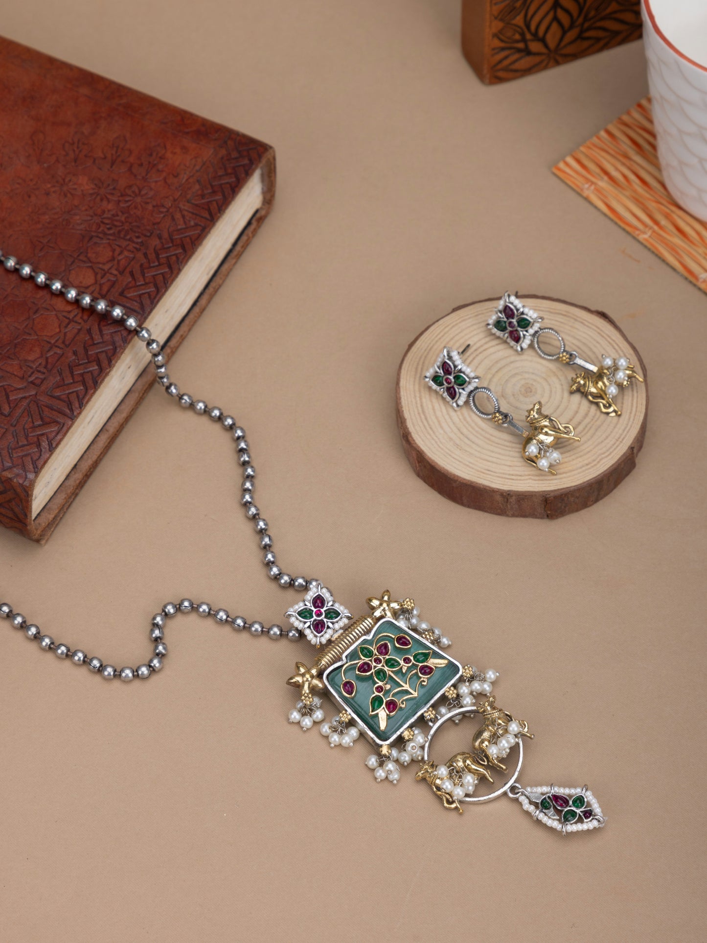 Akshara Dual tone nandi necklace