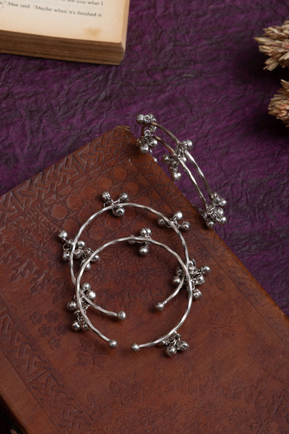 Silver lookalike ghunghroo bangles set of 4