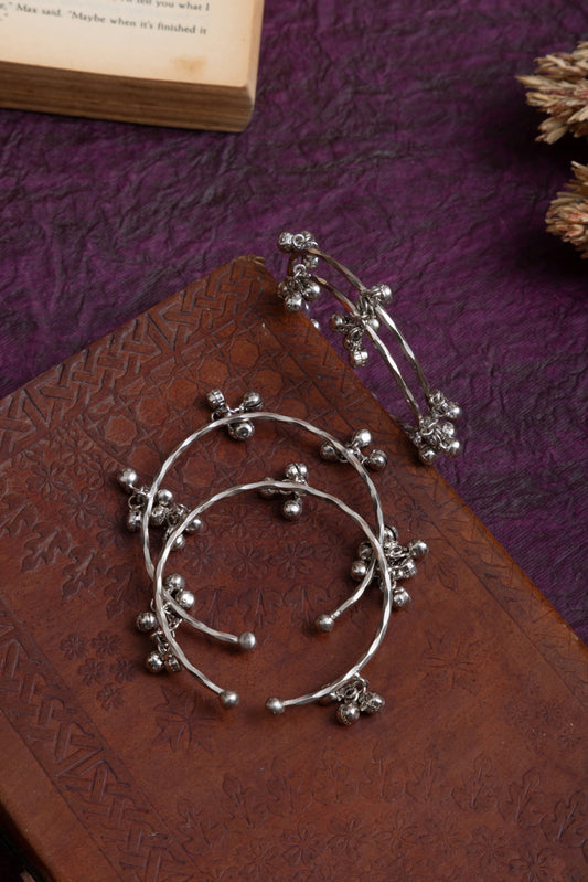 Silver lookalike ghunghroo bangles set of 4