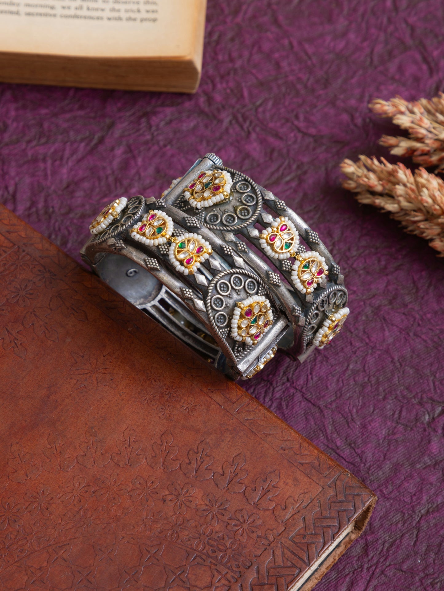 Large size Rangoli fusion kundan kada