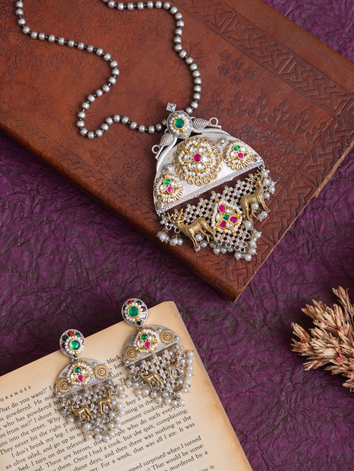 Mrinalini fusion kundan necklace