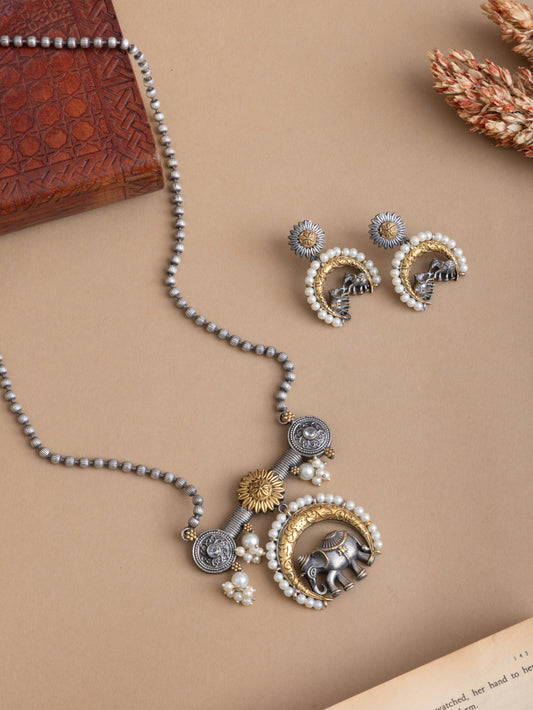 Dual tone elephant necklace